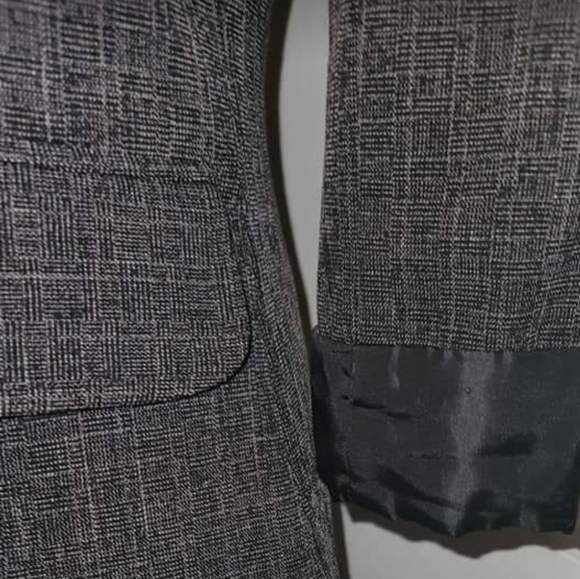 Blazer - Picture 4 of 5